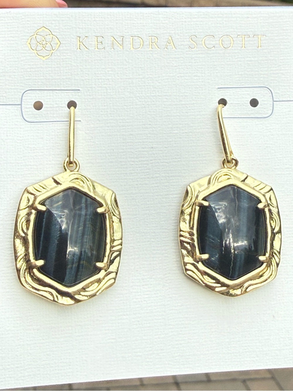 NWT- Kendra Scott Daphne Tiger Stripe Earrings